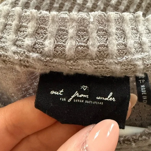 Gray Ribbed Button-Up Sweater - Picture 4 of 5